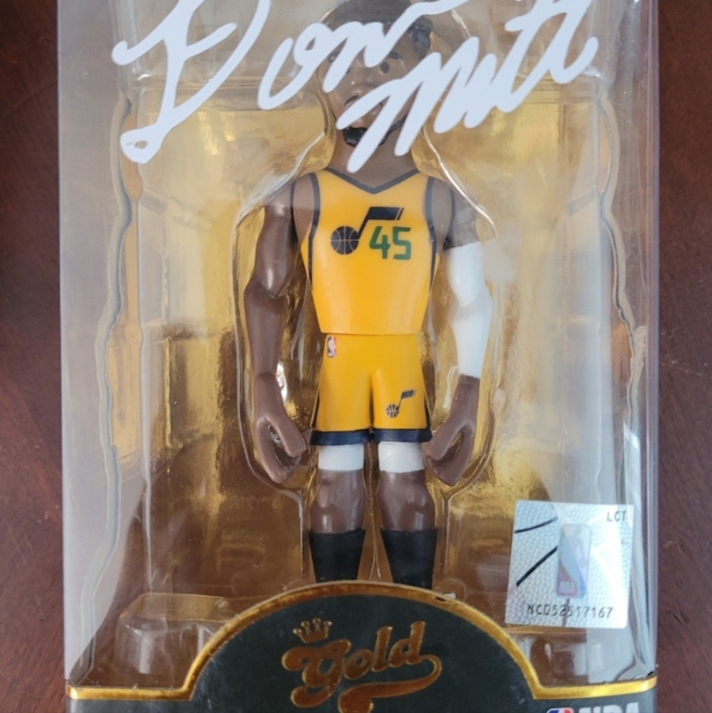 NBA Gold Series Yellow and Black Basketball Figure (45)